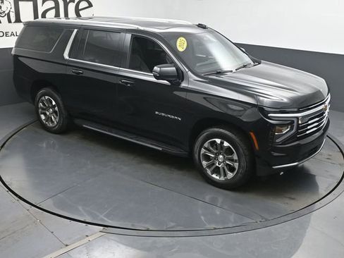 Used 2025 Chevrolet Suburban LT w/ Comfort Package image 49