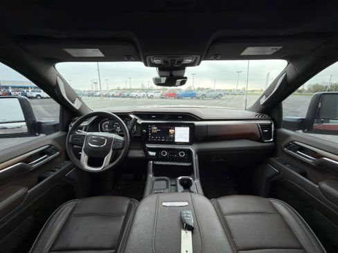 Used 2024 GMC Sierra 3500 Denali w/ Denali Reserve Package image 13