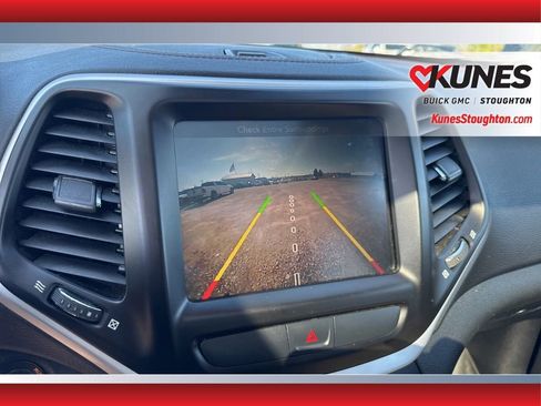 Used 2016 Jeep Cherokee Limited AWD/4WD image 33