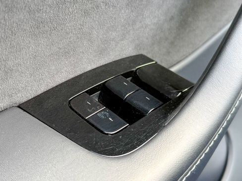 Used 2020 Tesla Model Y Performance image 16