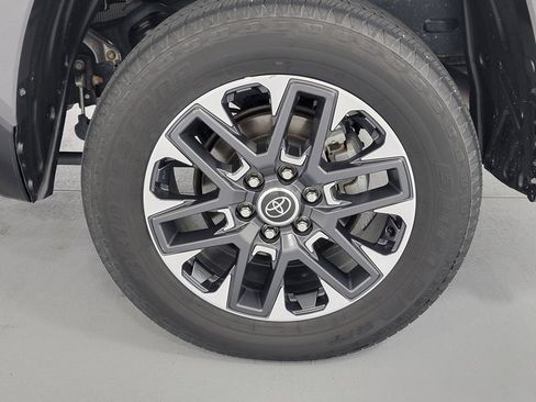 Used 2024 Toyota Tundra Limited image 12