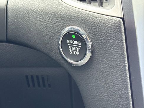 Used 2021 Ford Edge SEL w/ Convenience Package image 19