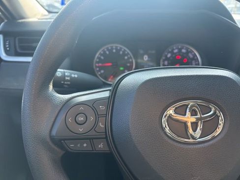 Certified 2022 Toyota RAV4 XLE image 17