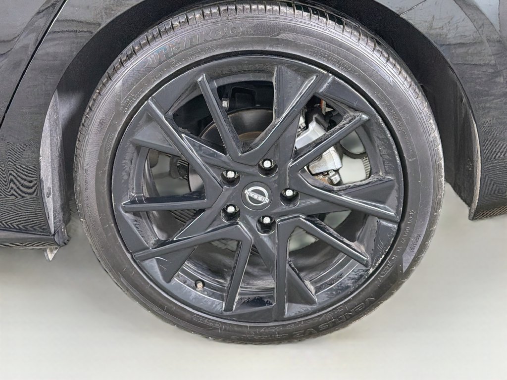Used 2025 Nissan Sentra SR w/ Midnight Edition FWD image 32