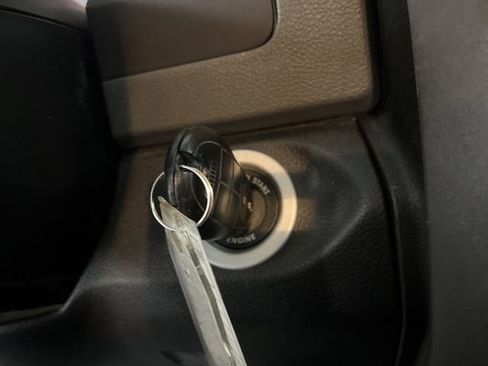 Used 2017 RAM 1500 Tradesman w/ Power & Remote Entry Group image 15