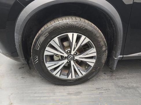 Used 2022 Nissan Rogue SV w/ SV Premium Package FWD image 16