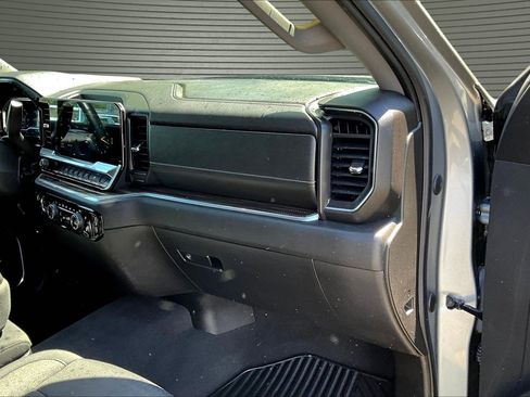 Used 2023 Chevrolet Silverado 1500 LT AWD/4WD image 18
