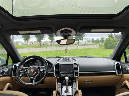 Used 2015 Porsche Cayenne S image 73