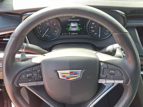 Certified 2024 Cadillac XT6 Sport w/ Technology Package image 13