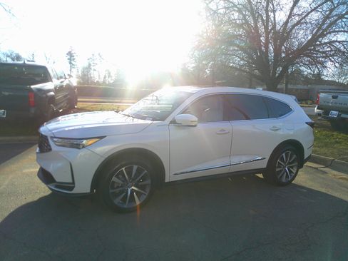Used 2025 Acura MDX SH-AWD w/ Technology Package image 8