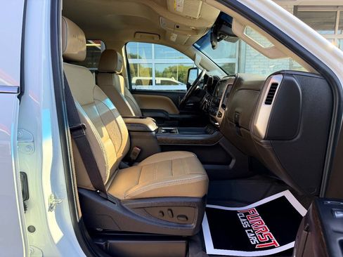 Used 2019 GMC Sierra 3500 Denali w/ Duramax Plus Package AWD/4WD image 39
