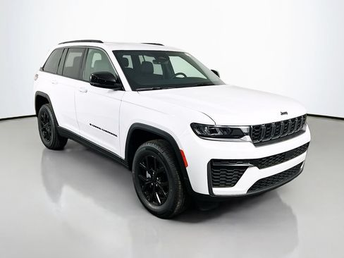 New 2026 Jeep Grand Cherokee Altitude AWD/4WD image 1