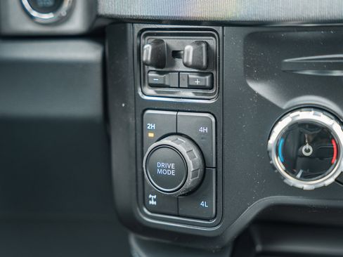 New 2026 Ford F250 Platinum AWD/4WD image 32