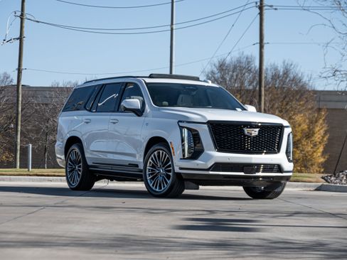 Used 2025 Cadillac Escalade Sport Platinum w/ LPO, Floor Liner Package image 2