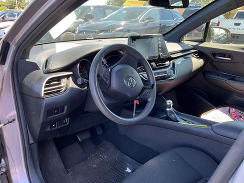 Used 2019 Toyota C-HR LE FWD image 16