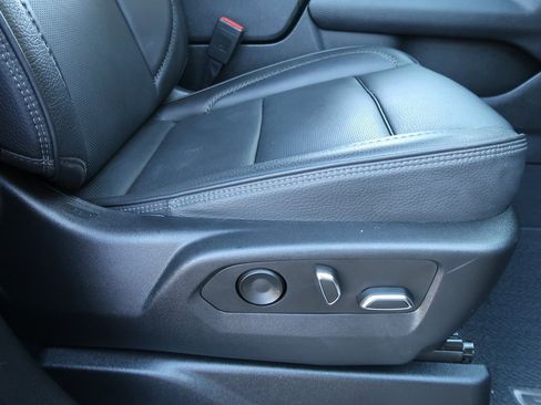 Certified 2022 GMC Yukon Denali image 38