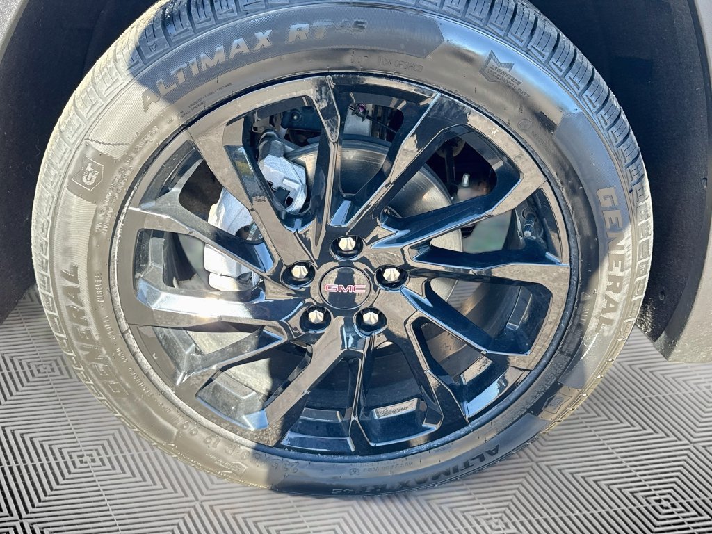 Used 2024 GMC Terrain SLE w/ Driver Convenience Package AWD/4WD image 30