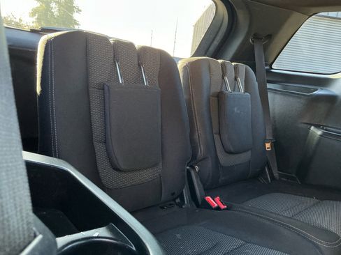 Used 2019 Ford Explorer XLT image 29