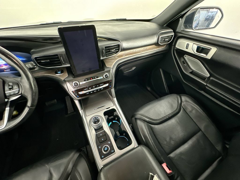 Used 2020 Ford Explorer Platinum w/ Premium Technology Package AWD/4WD image 11
