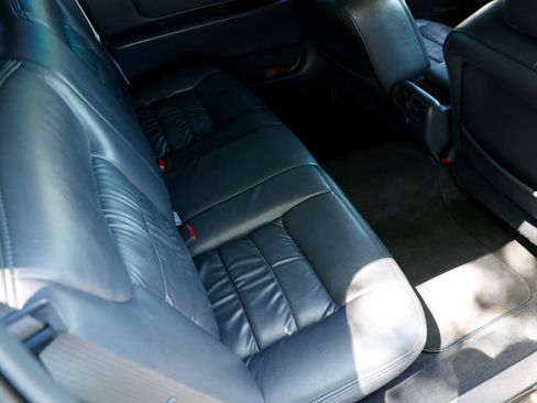 Used 1999 Lincoln Town Car Executive image 15