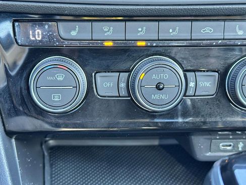 Used 2024 Volkswagen Jetta SE image 21