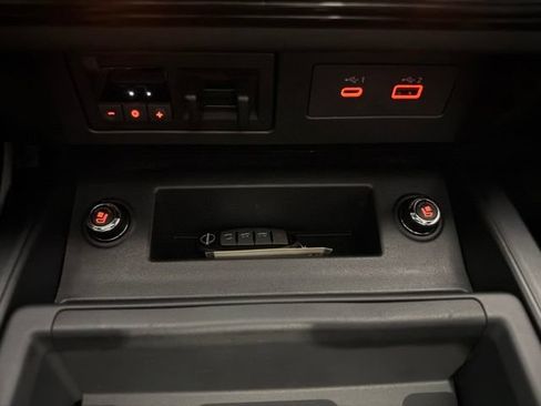 Used 2024 Nissan Titan PRO-4X w/ Pro-4x Convenience Package AWD/4WD image 28