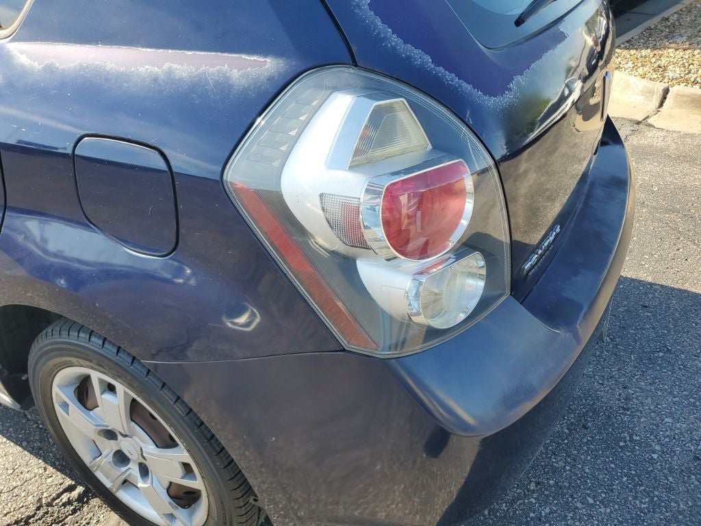 Used 2009 Pontiac Vibe w/ Preferred Package FWD image 9