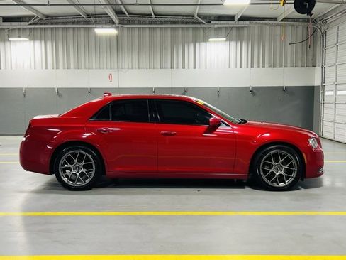 Used 2016 Chrysler 300 S image 19