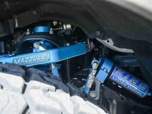 Used 2025 Toyota Tacoma TRD Sport w/ TRD Sport Upgrade Package image 14