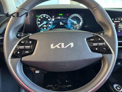 Certified 2024 Kia Niro Wind FWD image 24