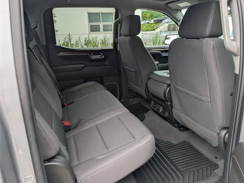 Used 2023 Chevrolet Silverado 1500 LT AWD/4WD image 11