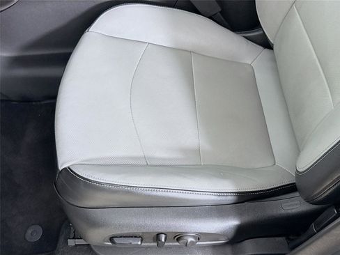 Used 2020 Chevrolet Equinox Premier AWD/4WD image 19