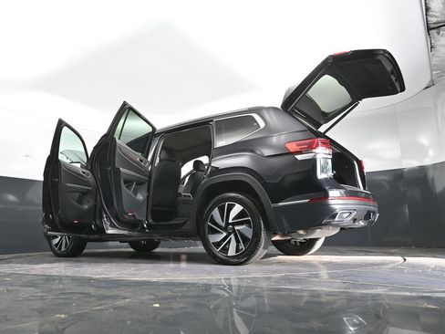 Used 2025 Volkswagen Atlas SEL AWD/4WD image 51