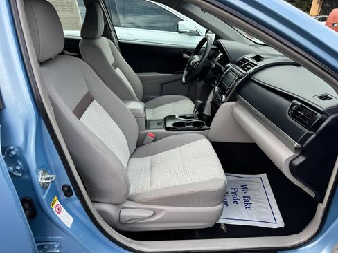 Used 2013 Toyota Camry LE FWD image 16