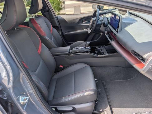 Used 2024 Toyota Prius Prime Premium w/ Advanced Technology Package FWD image 8