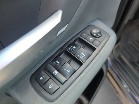 Used 2019 RAM 1500 Big Horn AWD/4WD image 12