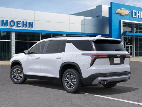 New 2026 Chevrolet Traverse LT w/ Driver Confidence Package FWD image 3
