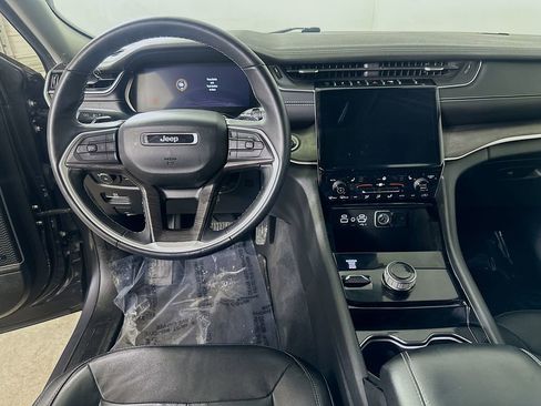 Used 2022 Jeep Grand Cherokee L Limited image 18