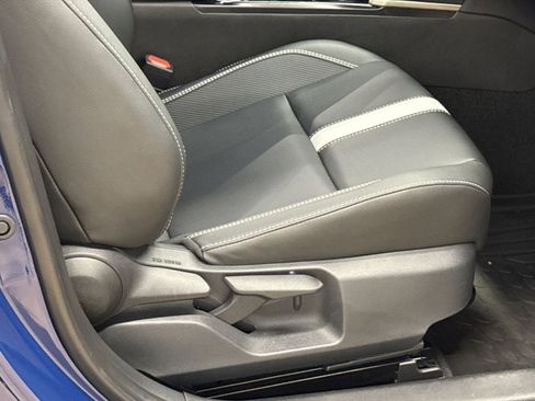 Used 2025 Toyota Camry SE AWD/4WD image 32
