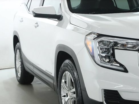 Used 2024 GMC Terrain SLE AWD/4WD image 9