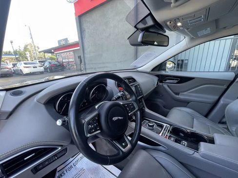 Used 2017 Jaguar F-PACE R-Sport AWD/4WD image 10