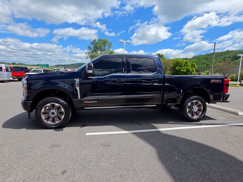 Used 2024 Ford F350 King Ranch AWD/4WD image 7