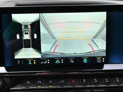 Used 2023 Chevrolet Silverado 1500 ZR2 w/ Technology Package image 23