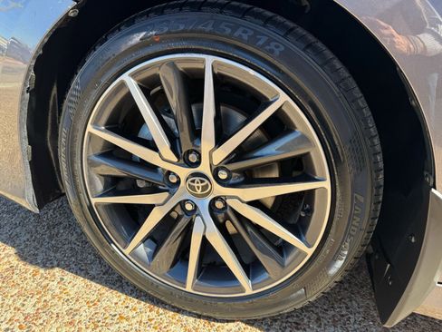 Used 2022 Toyota Camry XLE image 33