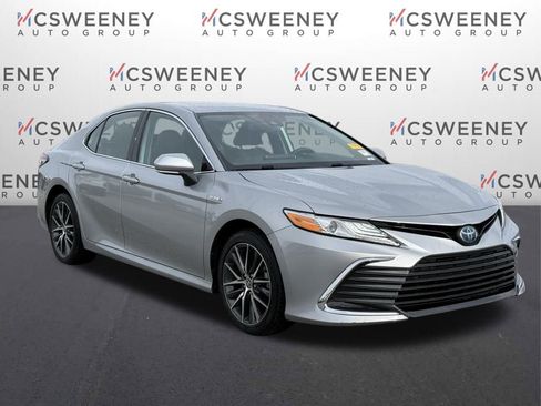 Used 2021 Toyota Camry XLE image 34