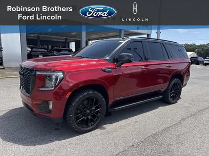 Used 2022 GMC Yukon SLT w/ SLT Premium Package