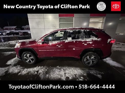 New 2025 Toyota RAV4 SE image 6