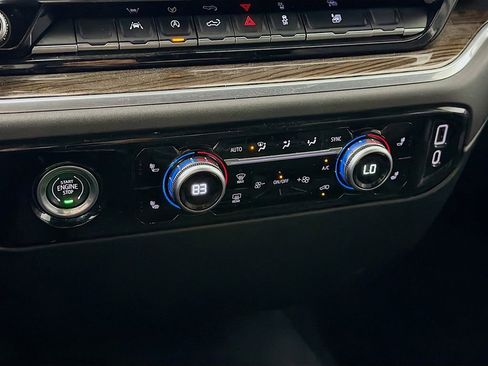 Used 2023 GMC Sierra 1500 Elevation image 19