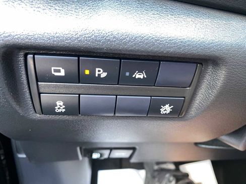 Used 2024 Nissan Versa S w/ Trunk Package image 29