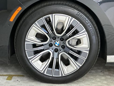 Used 2024 BMW i7 xDrive60 AWD/4WD image 11